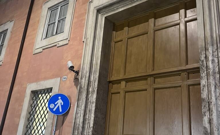 Gevel van verblijf van Suori Santa Elisabetta in Rome