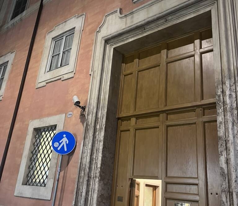 Gevel van verblijf van Suori Santa Elisabetta in Rome